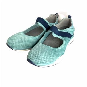 Kuru Mint Woven Slipon Sneakers Size 9